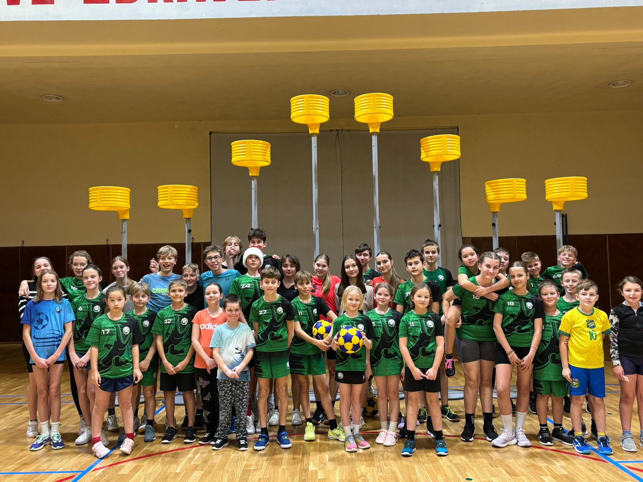       
          KCC Sokol České Budějovice přeje všem hráčům a příznivcům klubu Veselé Vánoce a šťastný nový rok
      